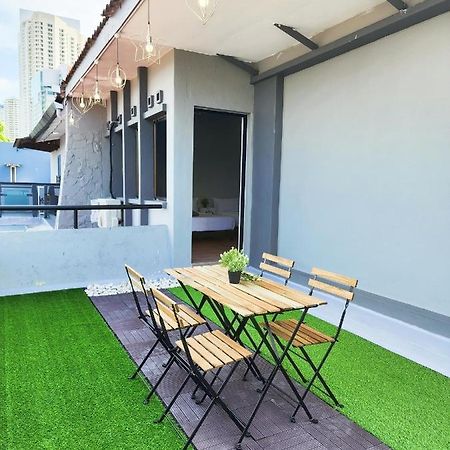 Gurney Coast Guest House By Sky Hive جورج تاون المظهر الخارجي الصورة