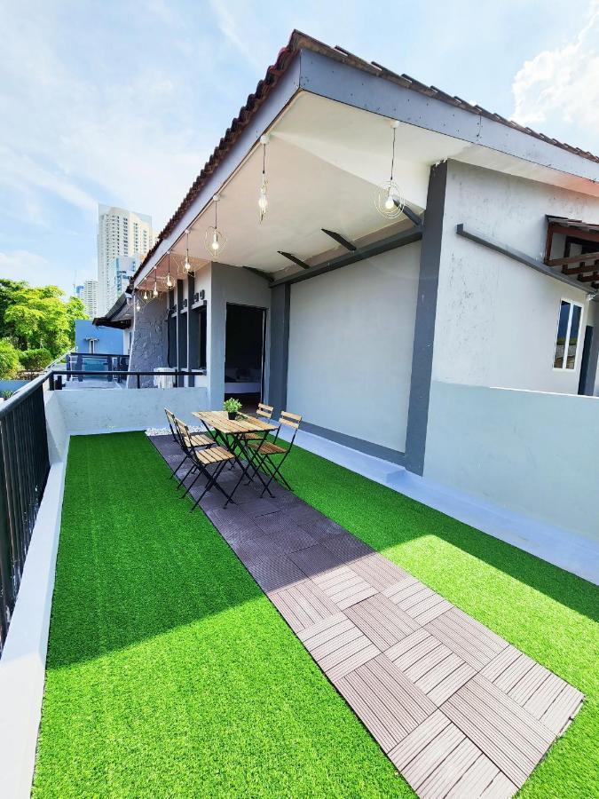 Gurney Coast Guest House By Sky Hive جورج تاون المظهر الخارجي الصورة